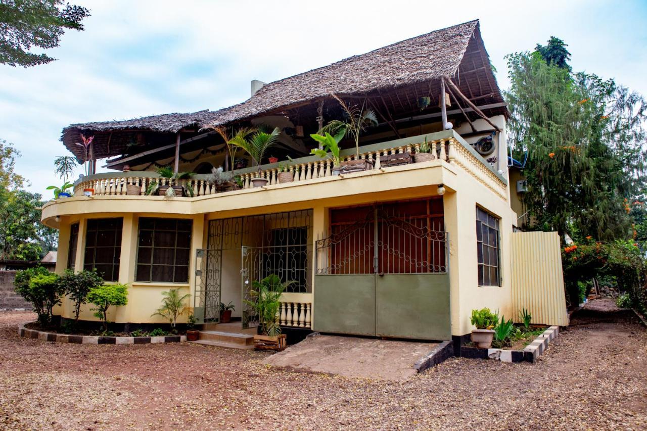 The Secret Garden Hotel Moshi Luaran gambar