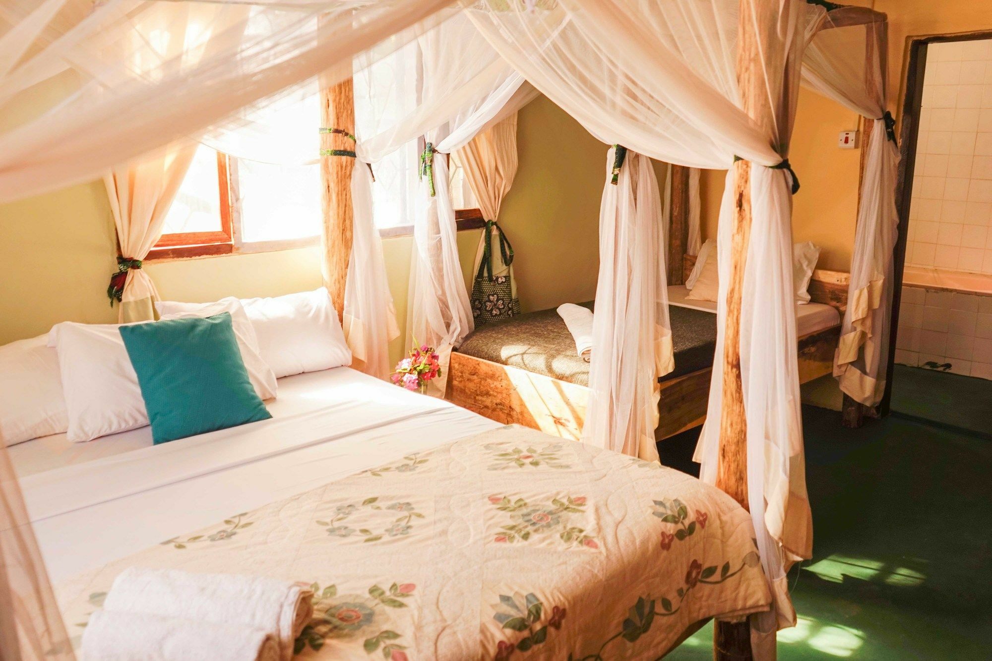 The Secret Garden Hotel Moshi Luaran gambar